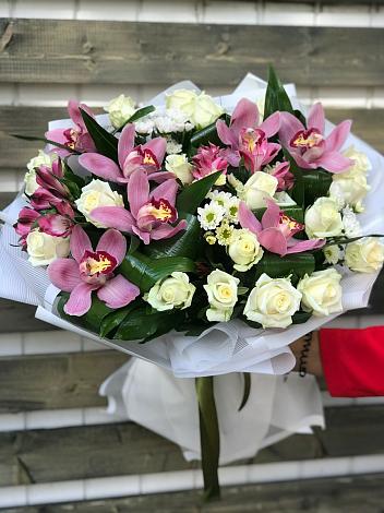 Букет цветов из: Розы и Хризантемы в Белогорске Амурской области