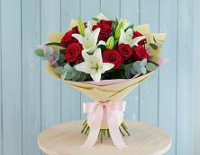Букет цветов из:  Лилии и Розы #REPLACE_PRED# Белогорске Амурской области
