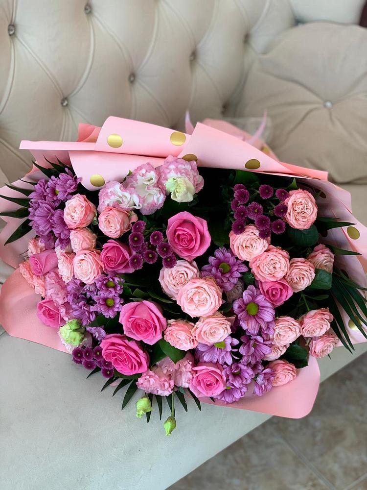 Букет цветов из: Хризантемы, Розы и Лизиантусы в Белогорске Амурской области