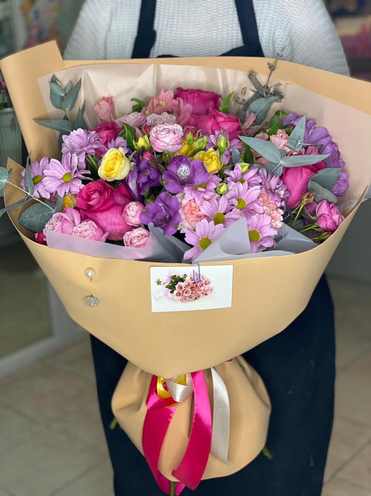 Букет цветов из: Хризантемы, Гвоздики и Альстромерии в Белогорске Амурской области