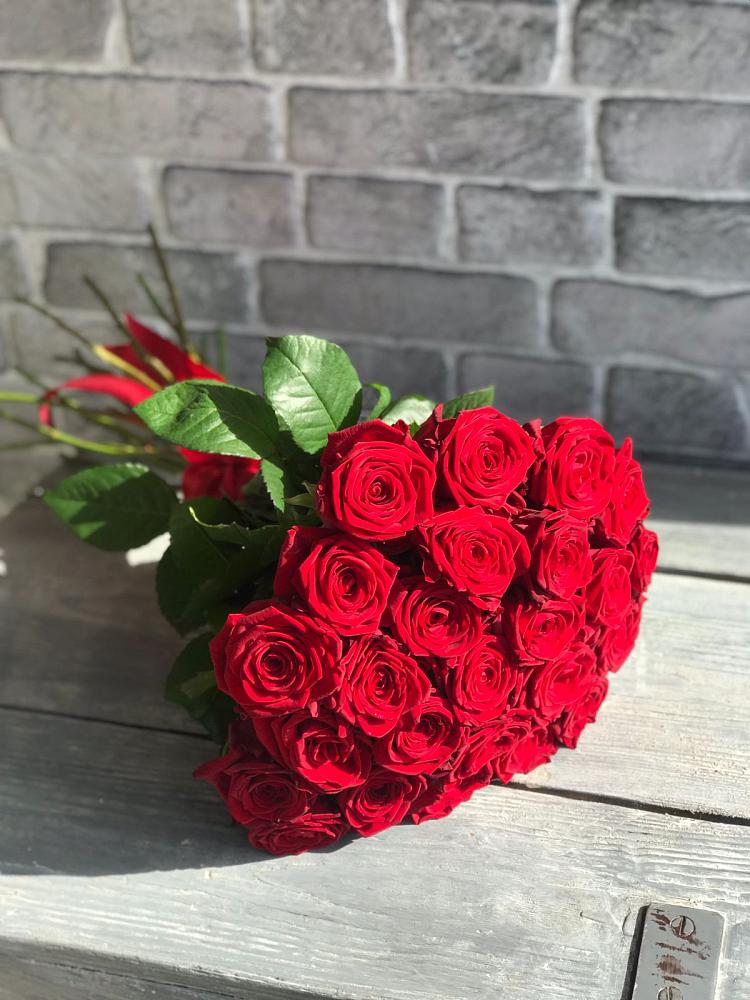 Букет Красные розы Фридом в Белогорске Амурской области