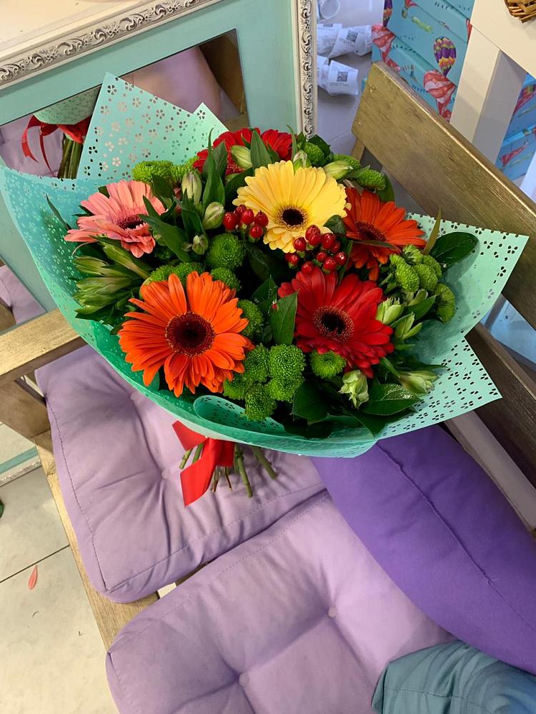 Букет цветов из: Герберы, Хризантемы и Альстромерии в Белогорске Амурской области