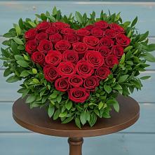 Цветочная композиция из Розы в виде сердца в Белогорске Амурской области