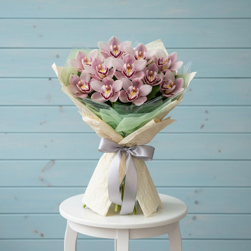 Букет цветов из: Орхидеи и Розы в Белогорске Амурской области