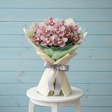 Букет цветов из:  Орхидеи и Розы в Белогорске Амурской области