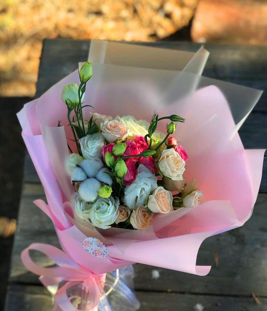 Букет цветов из: Розы и Лизиантусы в Белогорске Амурской области