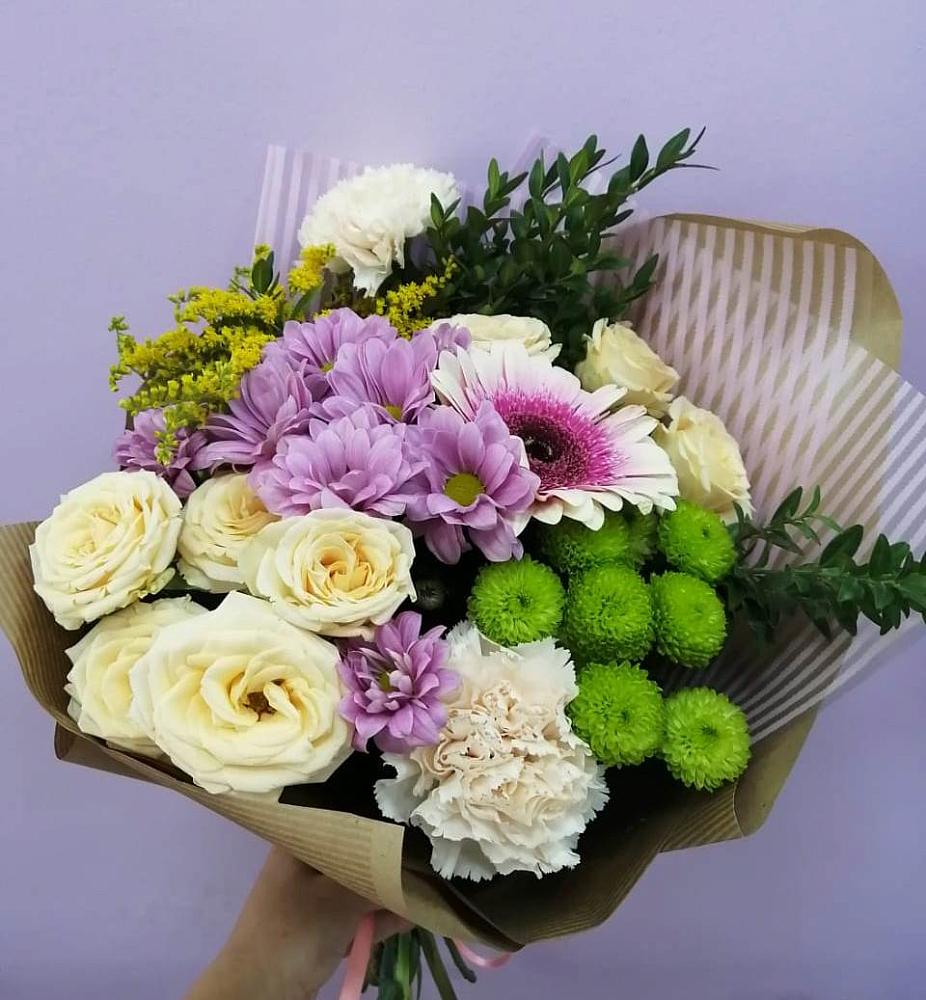 Букет цветов из: Хризантемы, Розы, Гвоздики и Герберы в Белогорске Амурской области