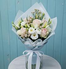 Букет цветов из:  Розы и Лизиантусы в Белогорске Амурской области