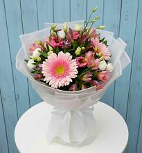 Букет цветов из:  Герберы, Альстромерии и Лизиантусы в Белогорске Амурской области