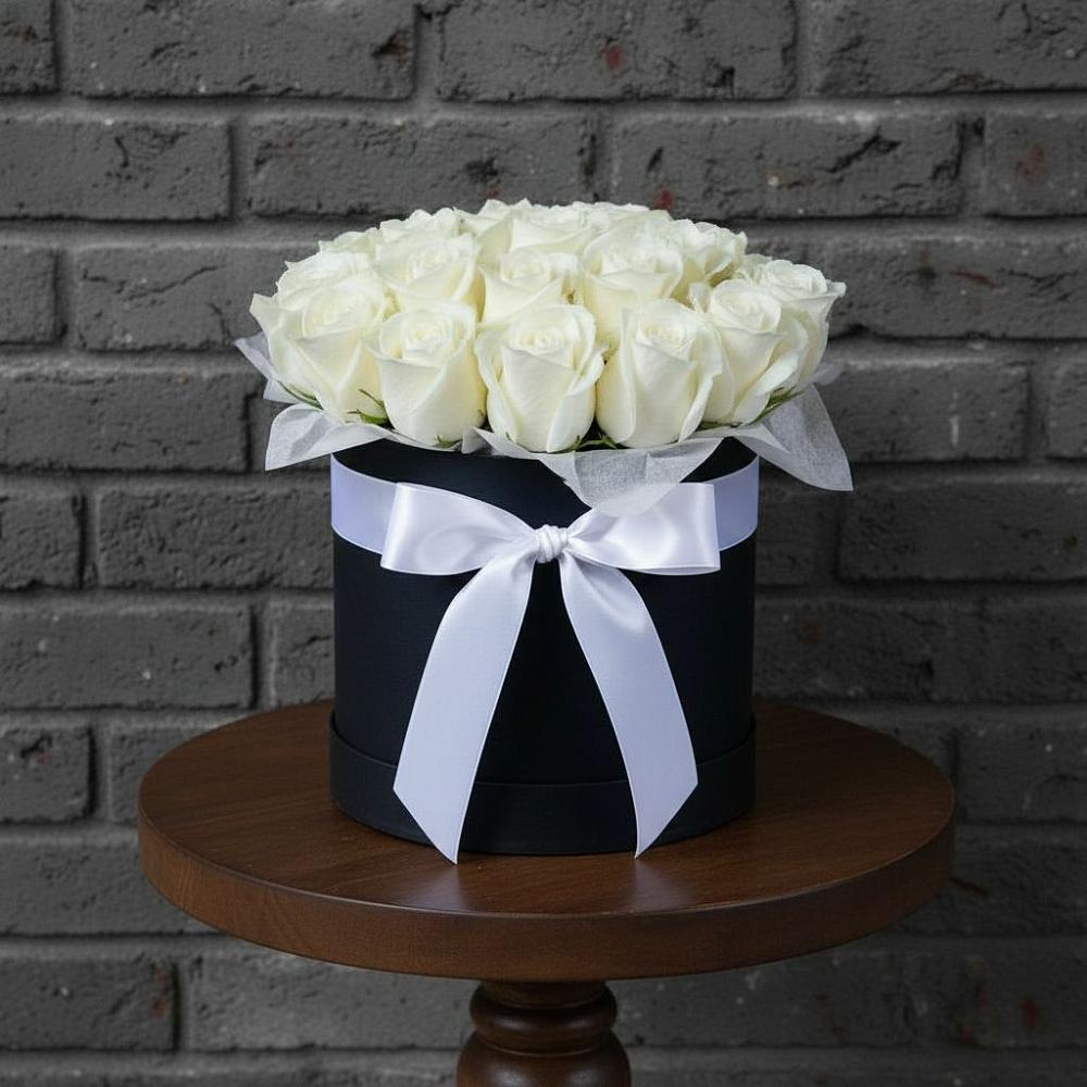 Цветочная композиция из Розы в шляпной коробке в Белогорске Амурской области