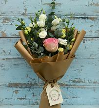 Букет цветов из:  Розы и Лизиантусы в Белогорске Амурской области