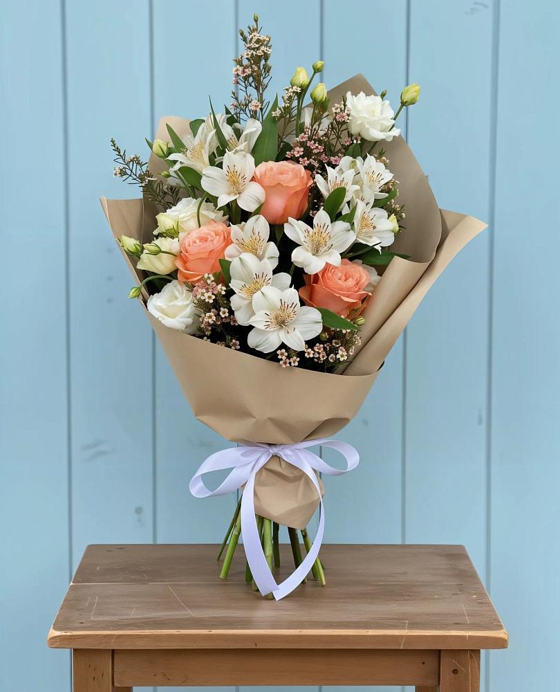 Букет цветов из: Альстромерии, Лизиантусы, Розы и Хризантемы в Белогорске Амурской области