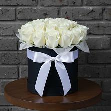 Цветочная композиция из Розы в шляпной коробке в Белогорске Амурской области