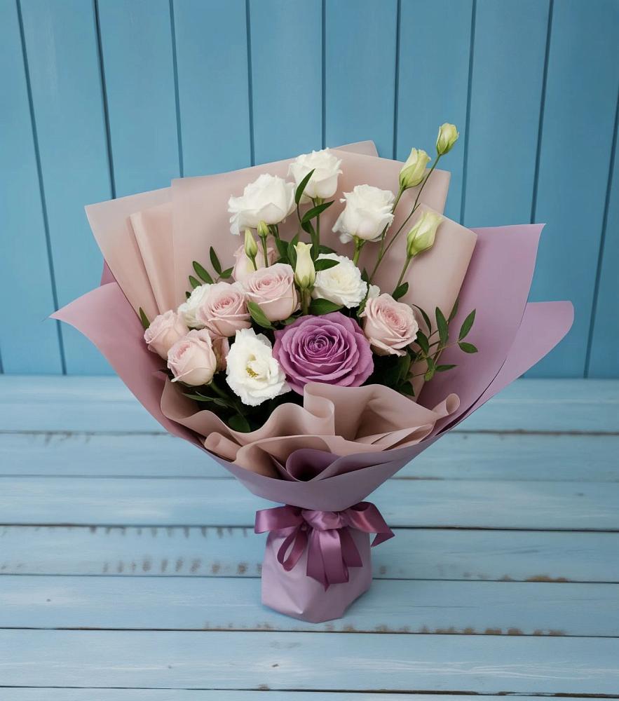 Букет цветов из: Розы и Лизиантусы в Белогорске Амурской области